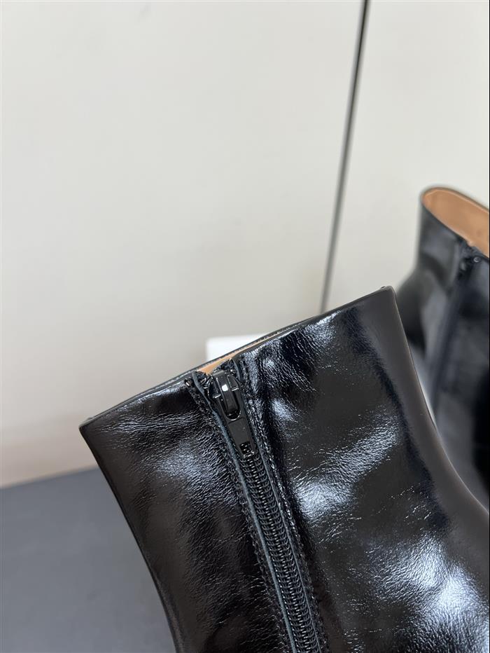 2025112817433138 390